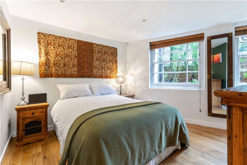 Kennington Park Road, London, SE11