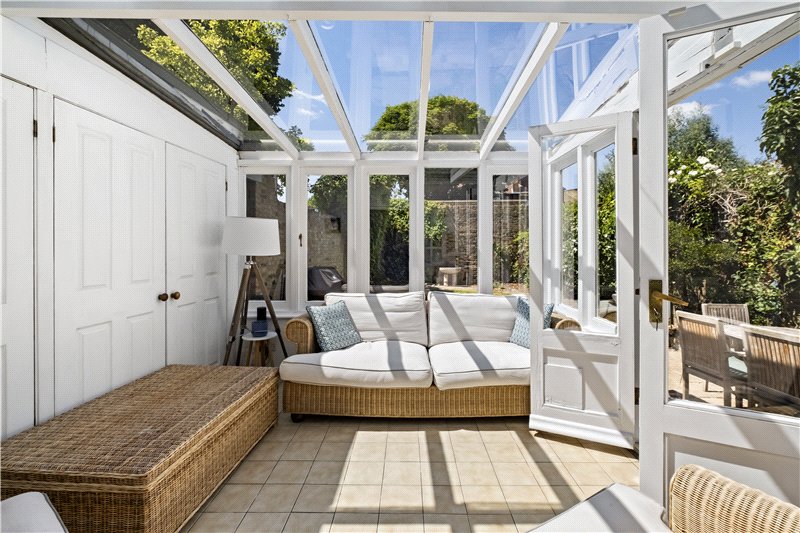Castelnau, Barnes, London, SW13