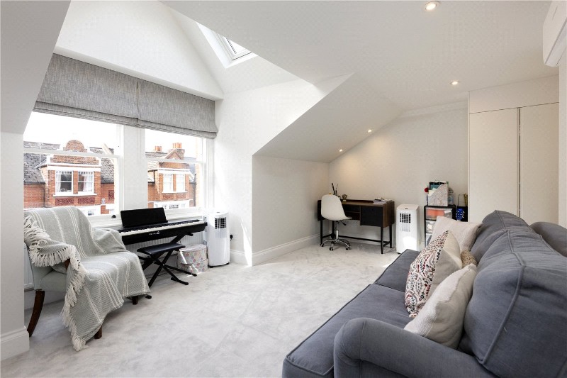 Carmalt Gardens, London, Putney, SW15