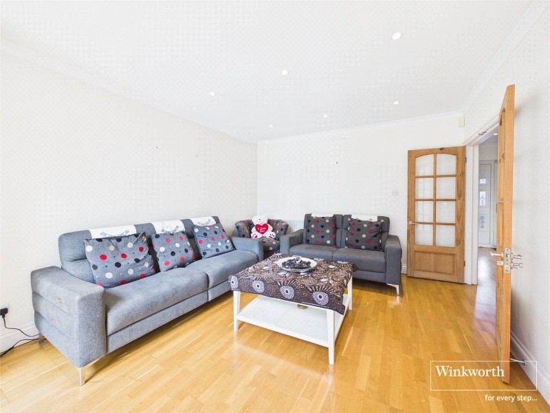 Wolmer Gardens, Edgware, HA8