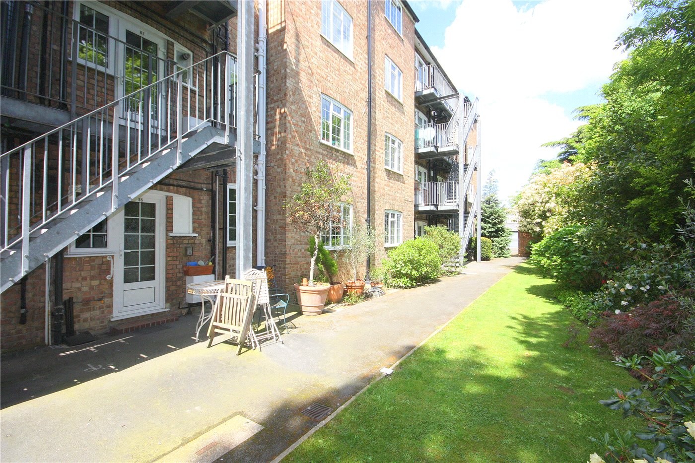 2 bedroom property for sale in Gloucester Court, Kew Road, Kew, TW9