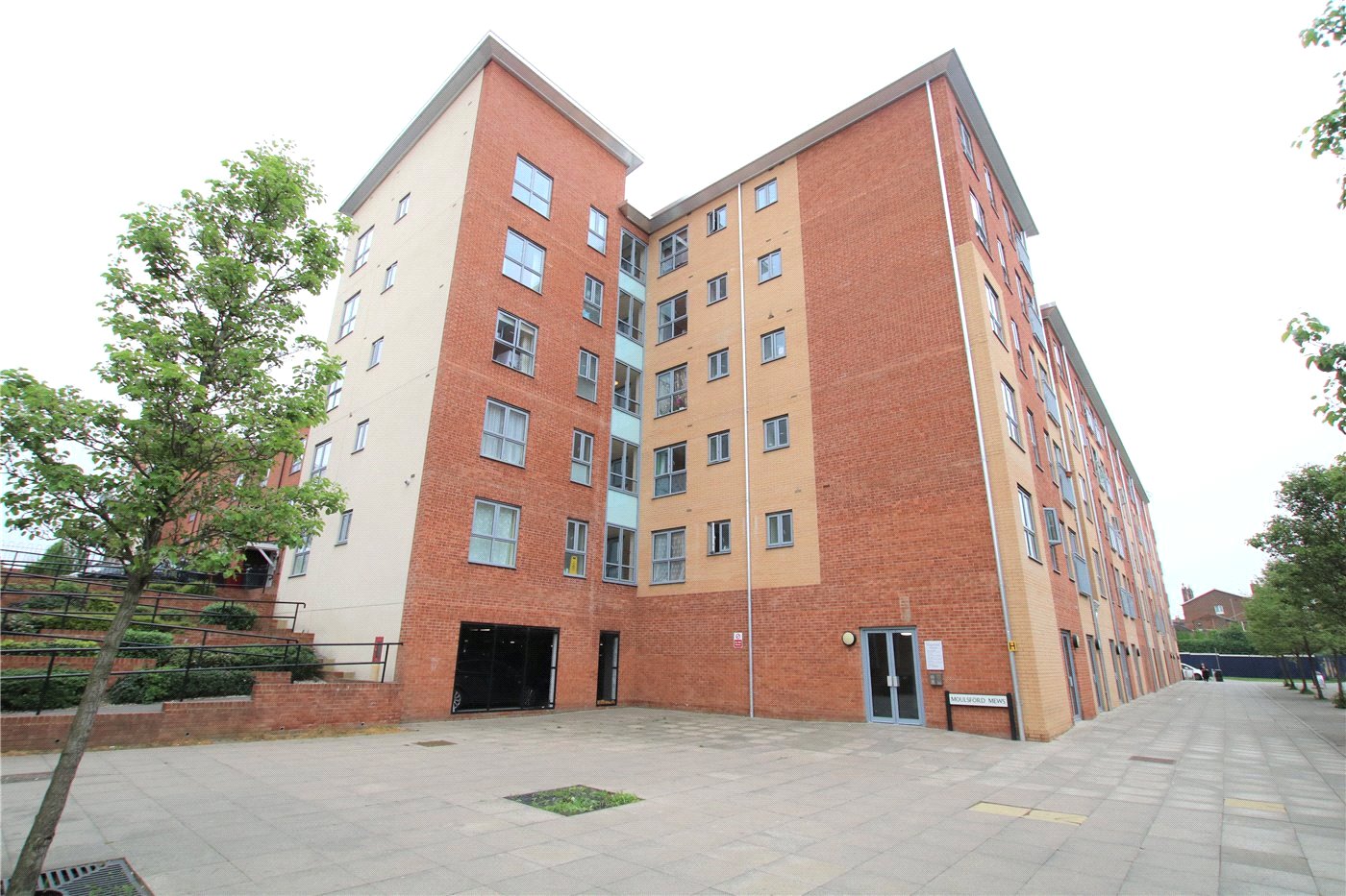 Englefield House, Moulsford Mews, Reading, Berkshire, RG30 2 bedroom flat/apartment in Moulsford Mews