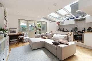 Clifton Avenue, London, W12