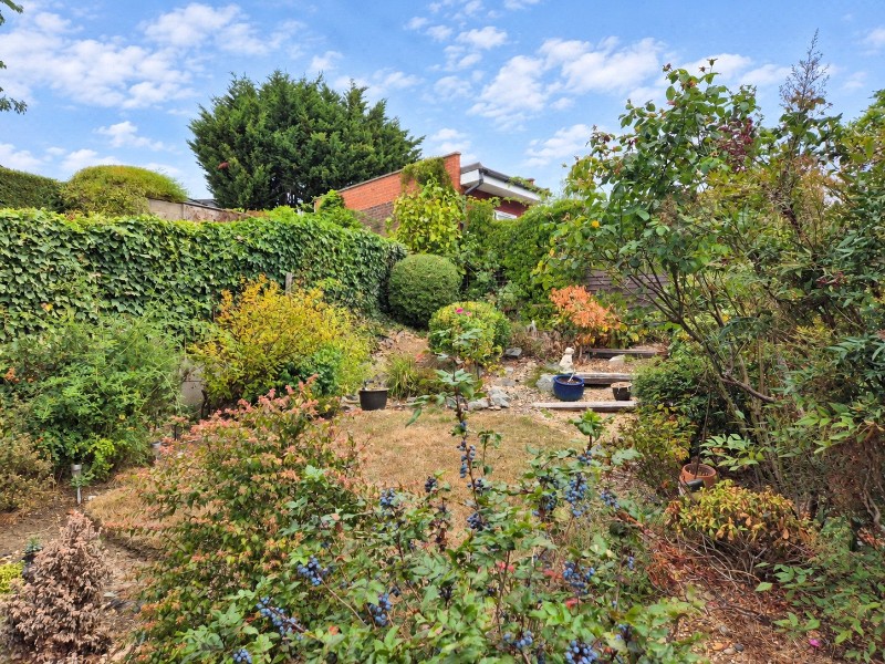East Walk, East Barnet, EN4