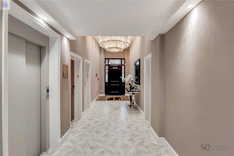 Fitzjohns Avenue, London, NW3