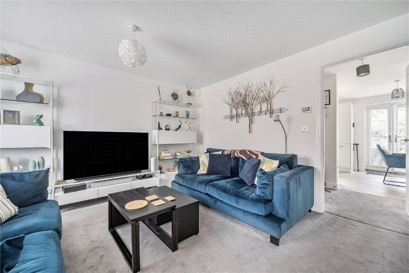 Cascade Way, Farnham, Surrey, GU9
