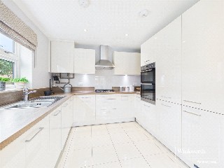 Freshers Grove, Earley, Reading, RG6