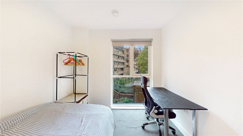 Louis Close, London, N7