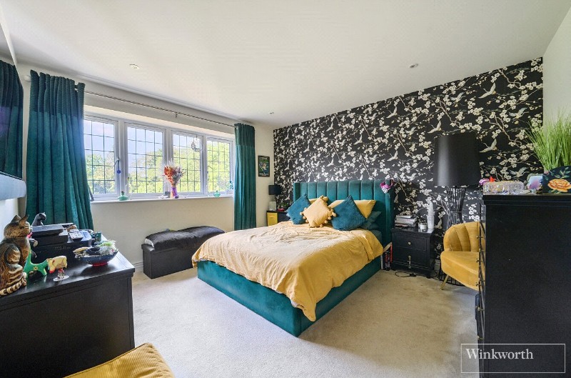 Bagshot Road, Chobham, Surrey, GU24