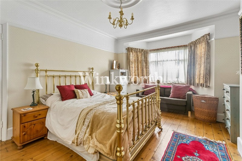 Broomfield Avenue, London, N13