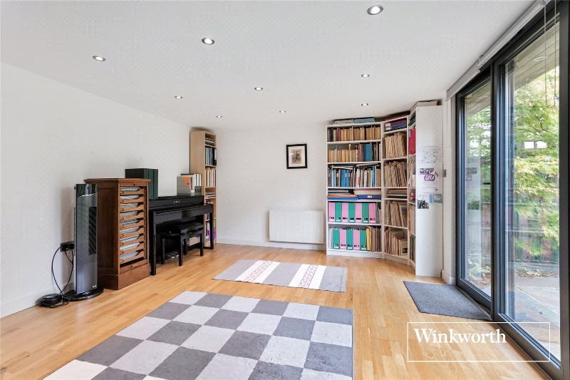 Sherrards Way, Barnet, EN5