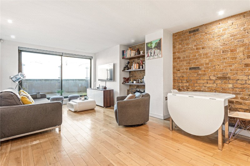 Lolesworth Close, London, E1