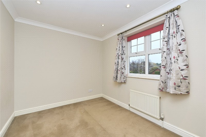 Saint Andrews Gardens, Cobham, Surrey, KT11