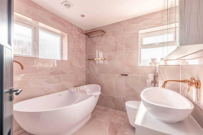 Hewlett Place, Bagshot, Surrey, GU19