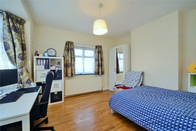 Hazlemere Gardens, Worcester Park, KT4