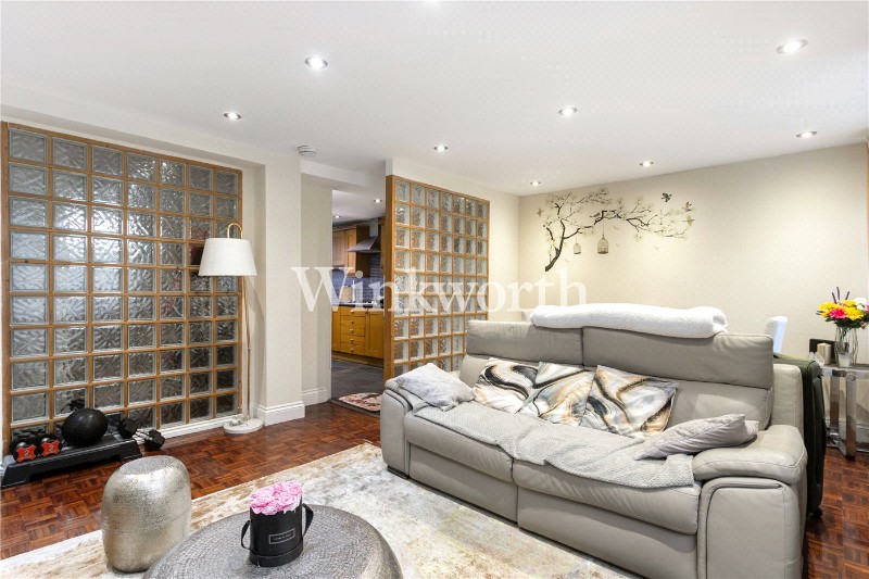 Beale Close, London, N13