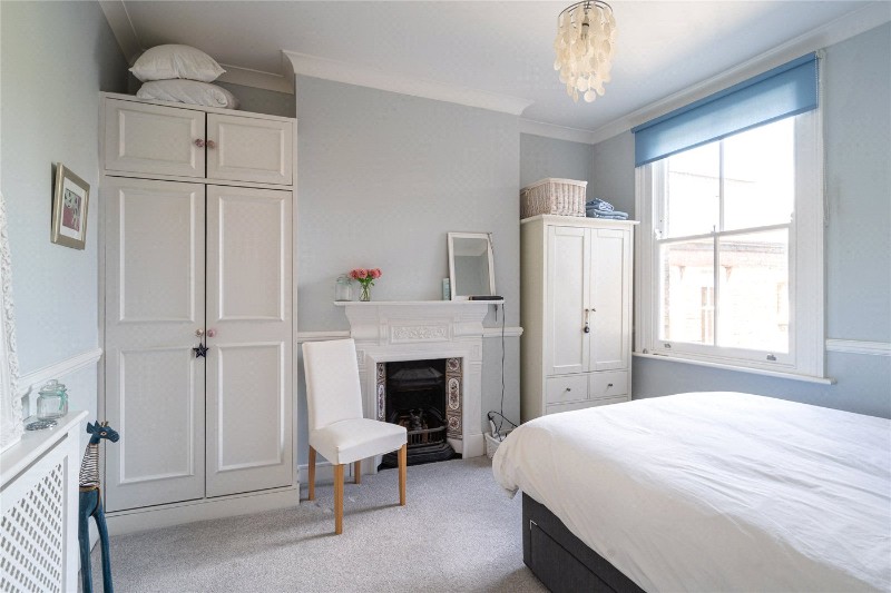 Salford Road, London, SW2