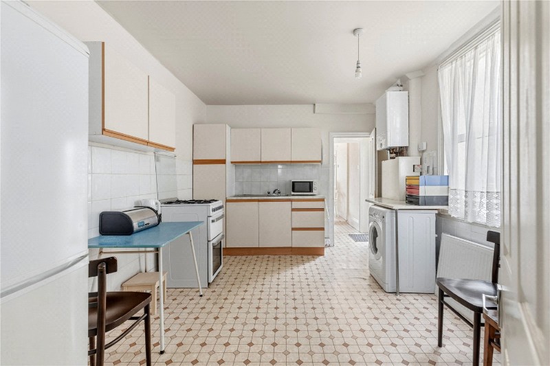 Clissold Crescent, London, N16