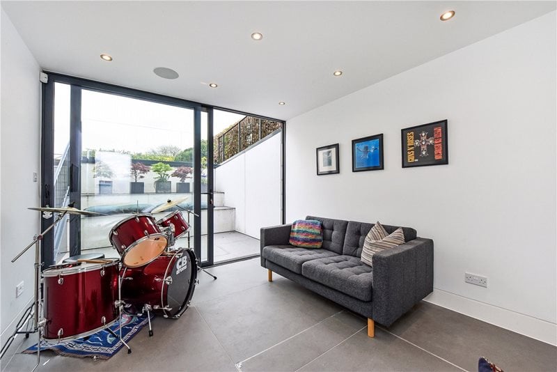 Bereweeke Avenue, Winchester, Hampshire, SO22