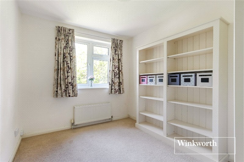 Cameron Close, Myddelton Park, Whetstone, N20