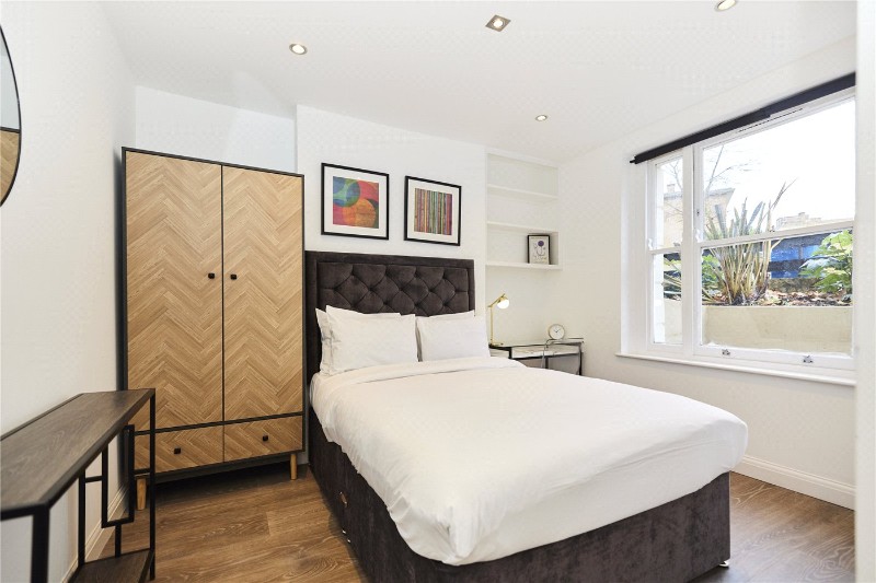 Southwark Park Road, London, SE16