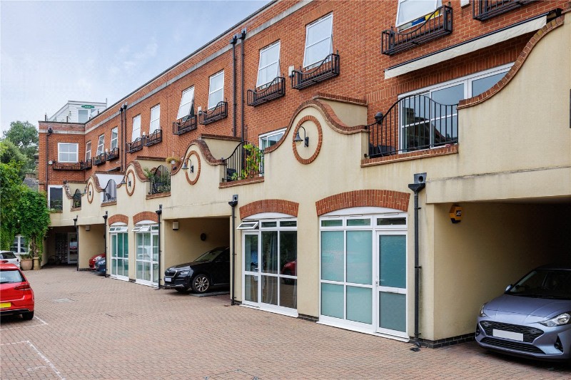 Archway Mews, London, SW15