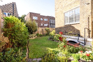 Mitcham Lane, London, SW16