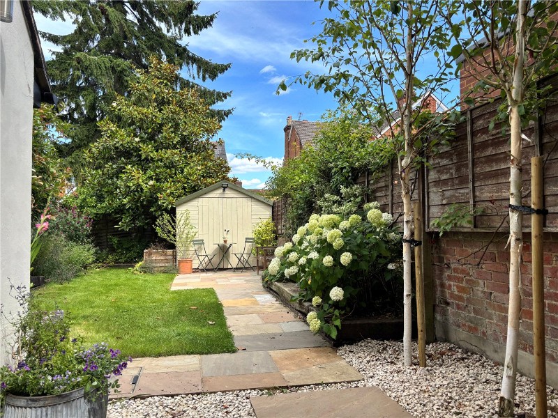 St. Georges Road, Farnham, Surrey, GU9