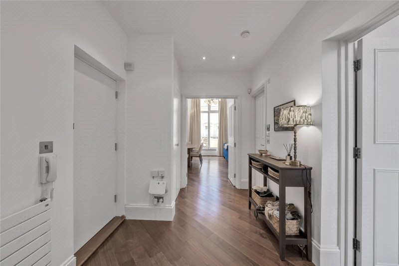 Randolph Avenue, London, W9