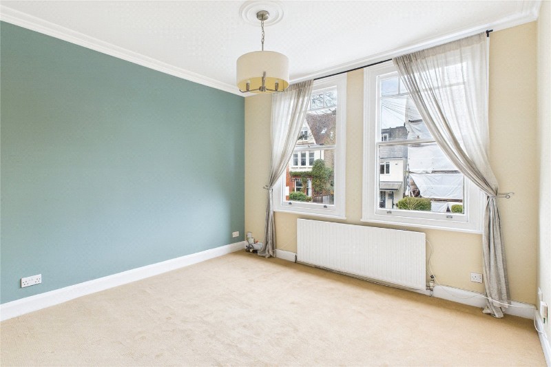 Holmdene Avenue, London, SE24