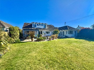 Knowland Drive, Milford on Sea, Lymington, Hampshire, SO41