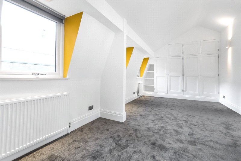 Chenies Mews, London, WC1E