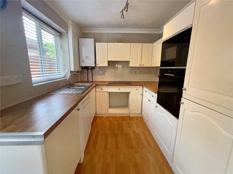 Weywood Close, Farnham, Surrey, GU9