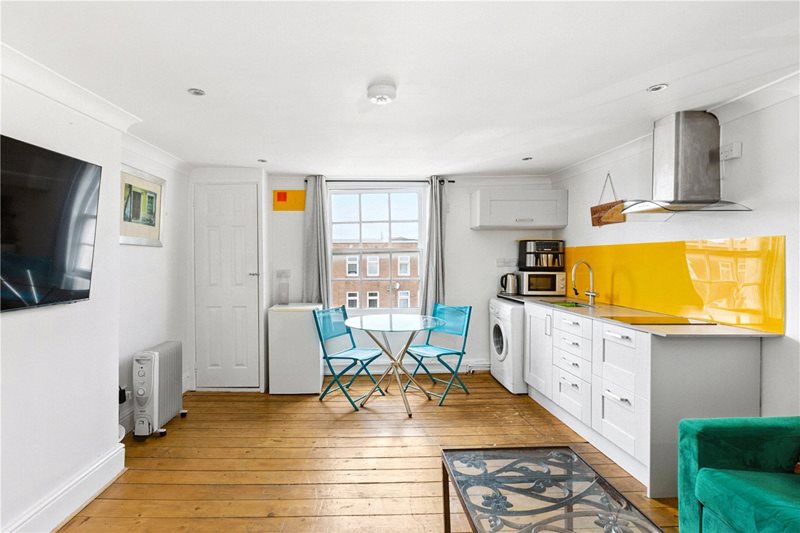 Sanford Terrace, London, N16