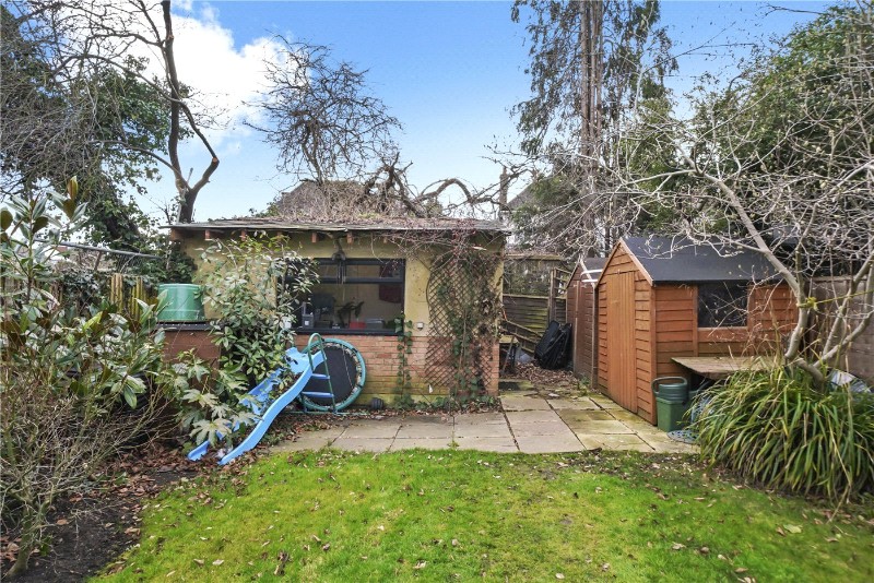 Tring Avenue, London, W5