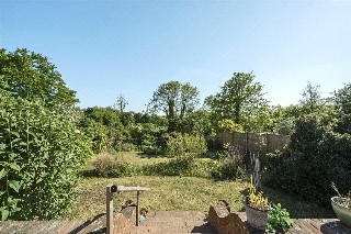 Larkfield Road, Farnham, Surrey, GU9