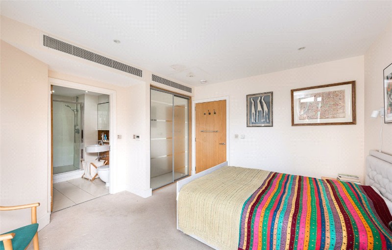 Moreton Street, London, SW1V