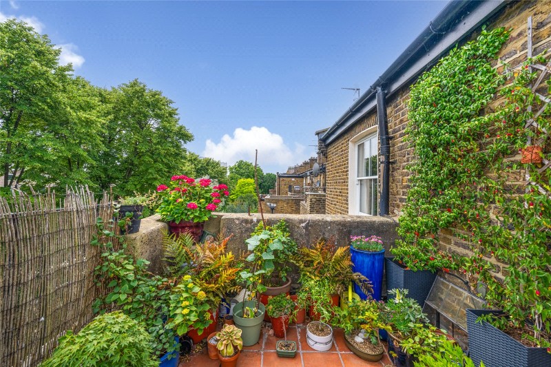 Sutherland Avenue, London, W9