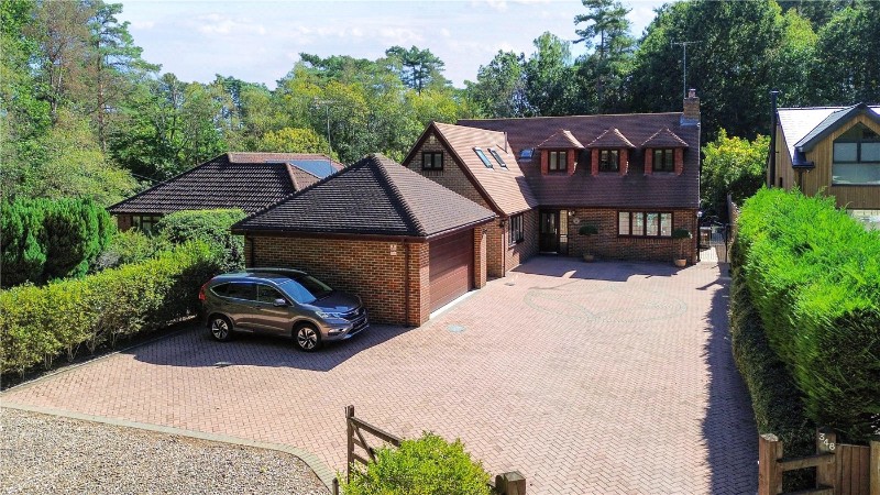 Nine Mile Ride, Finchampstead, Wokingham, Berkshire, RG40
