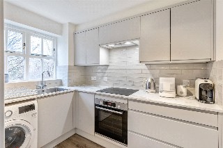 Lisle Close, London, SW17