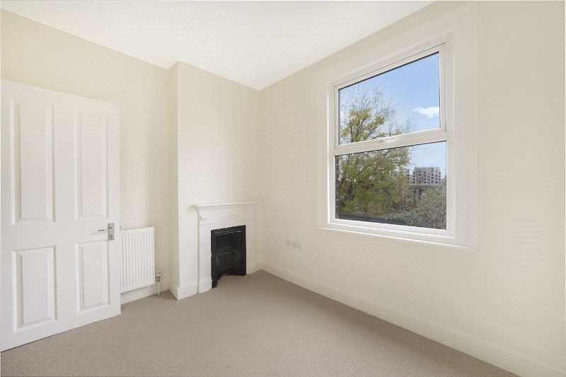 Rathcoole Avenue, London, N8