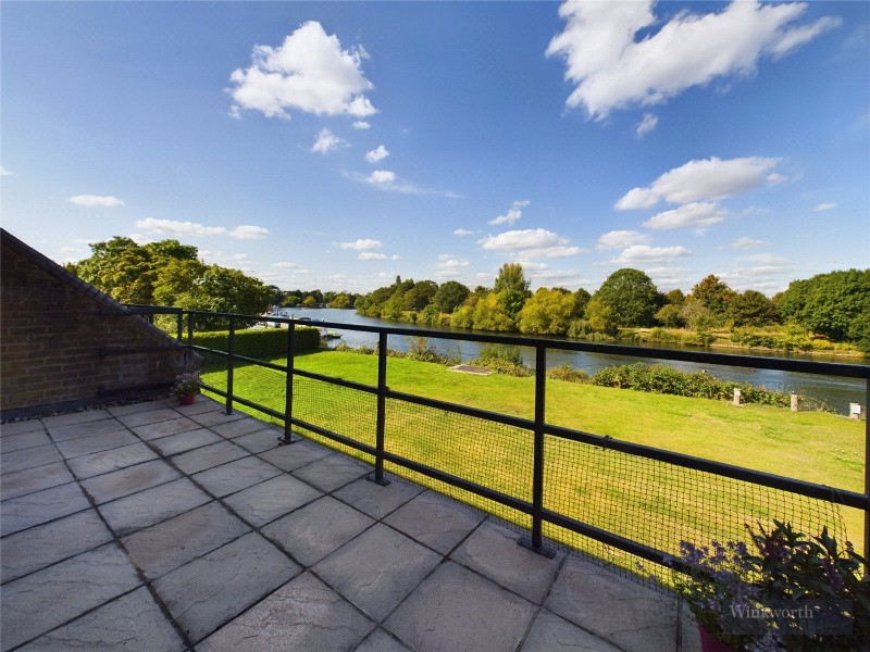 Ditton Reach, Thames Ditton, Surrey, KT7