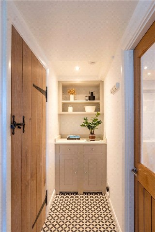 Mount Ephraim Road, London, SW16