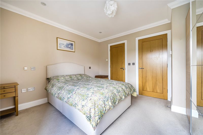 Westbourne Place, Farnham, Surrey, GU9