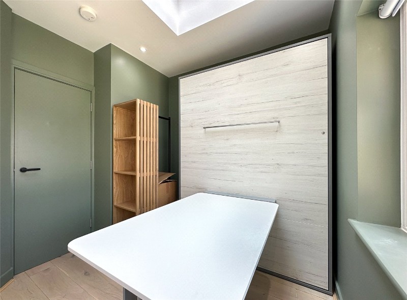 Grosvenor Road, London, SW1V