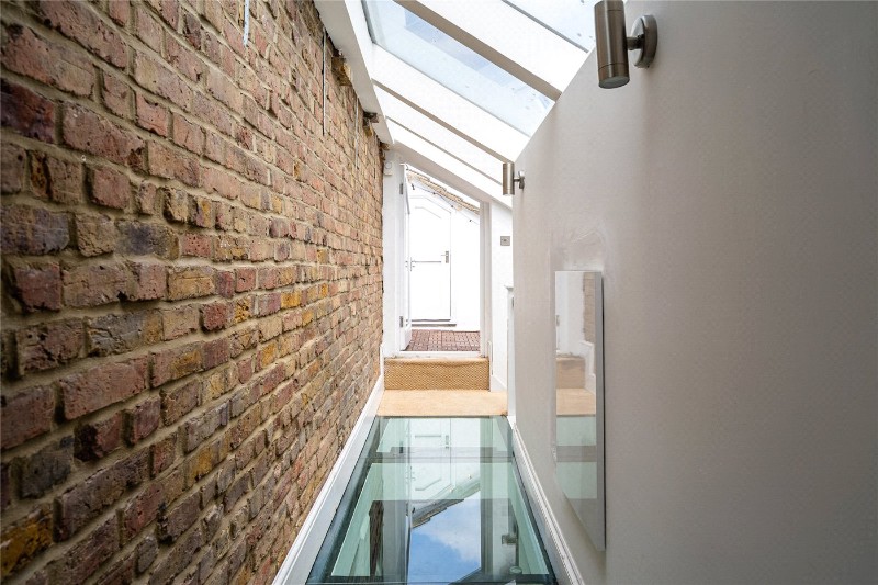 Sternhold Avenue, London, SW2