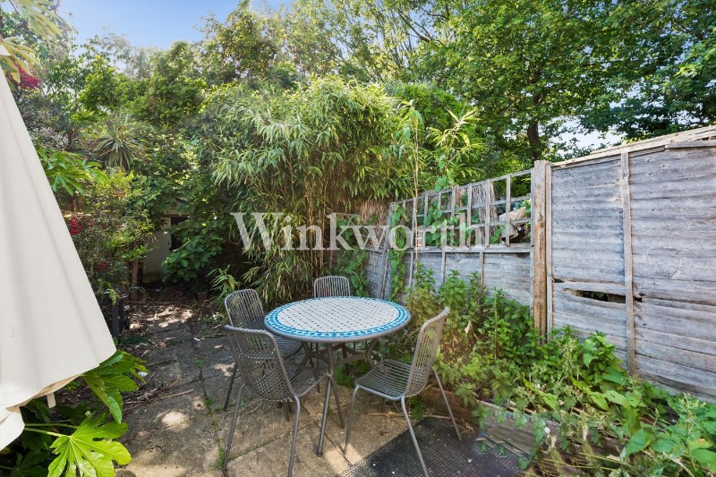 Cemetery Road, London, N17