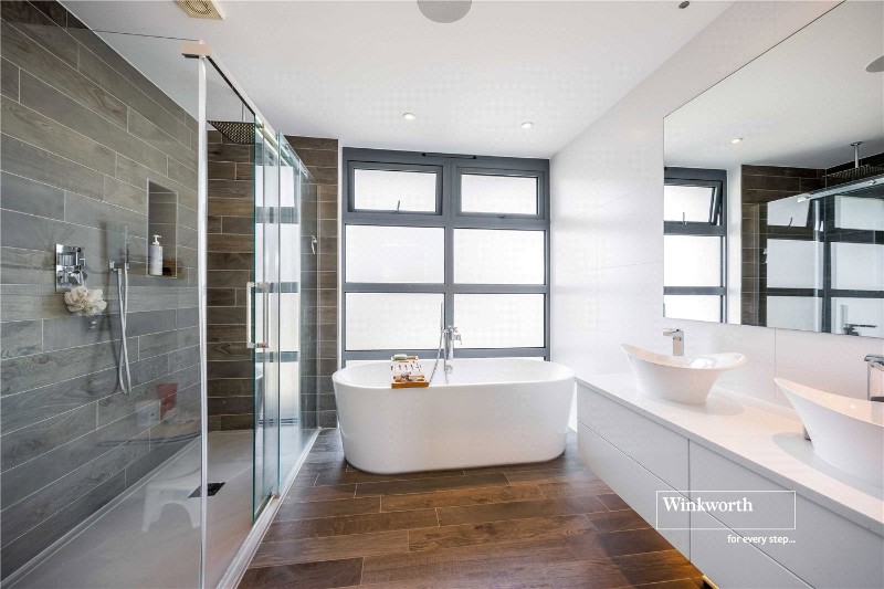 Avon Run Close, Friars Cliff, Christchurch, Dorset, BH23