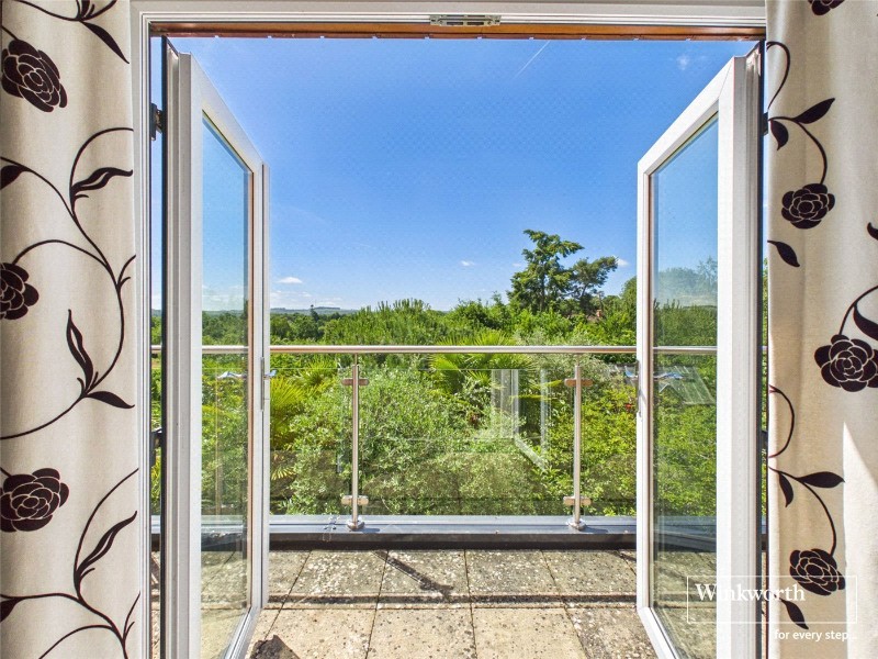 Newbury Road, Headley, Thatcham, Hampshire, RG19