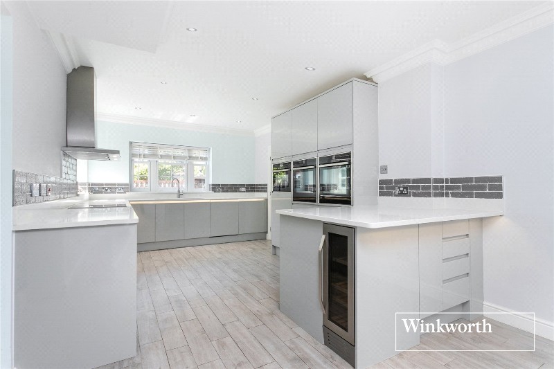Meadowbanks, Arkley, EN5